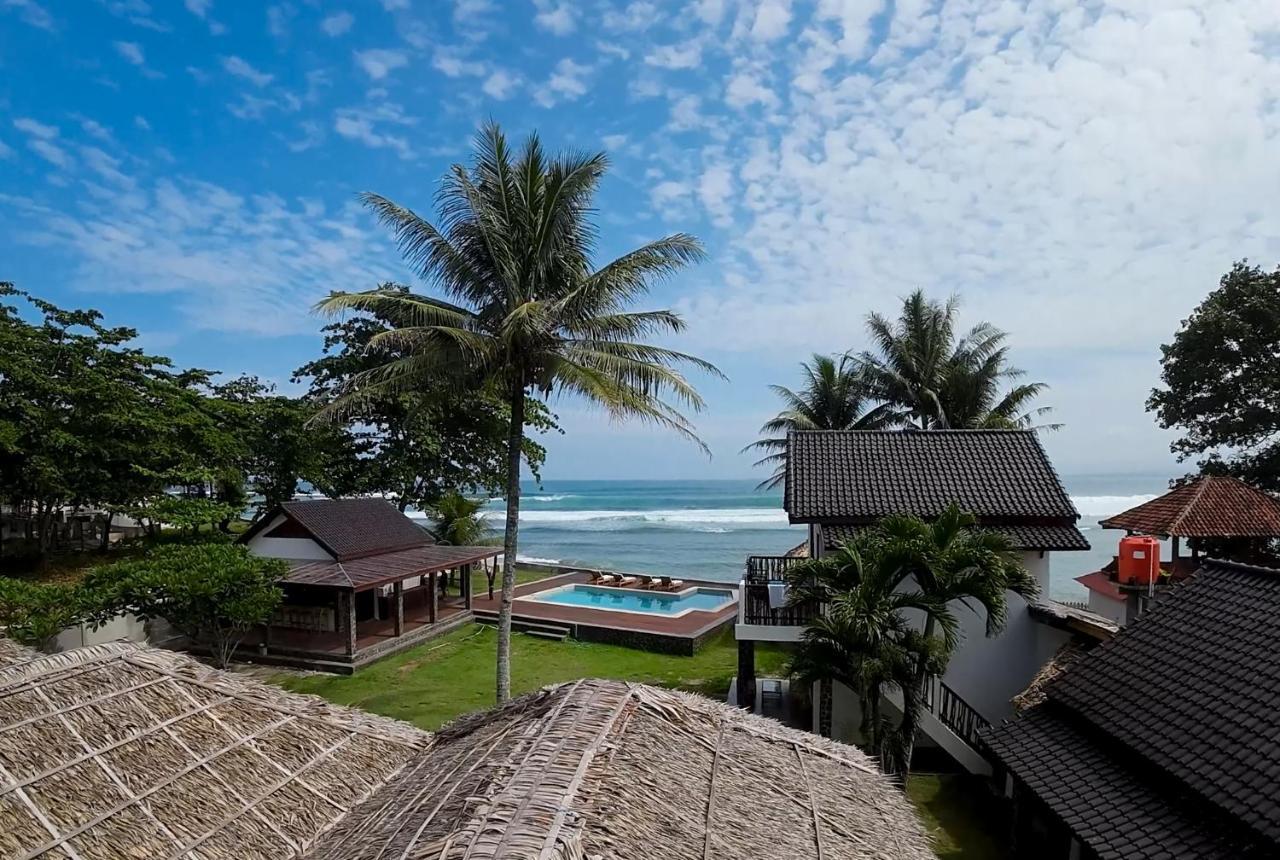 The Ujung Bocur Bungalows Krui ภายนอก รูปภาพ