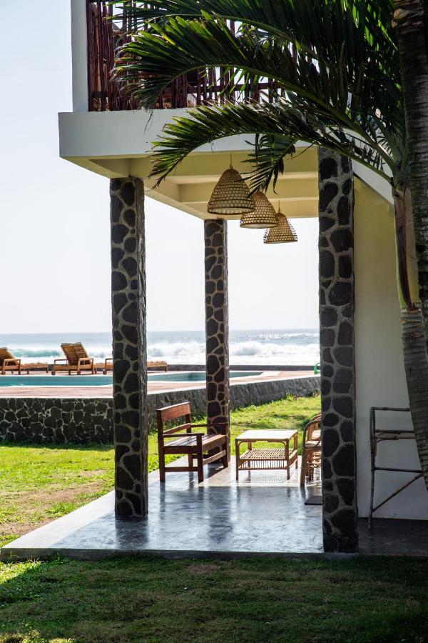 The Ujung Bocur Bungalows Krui ภายนอก รูปภาพ